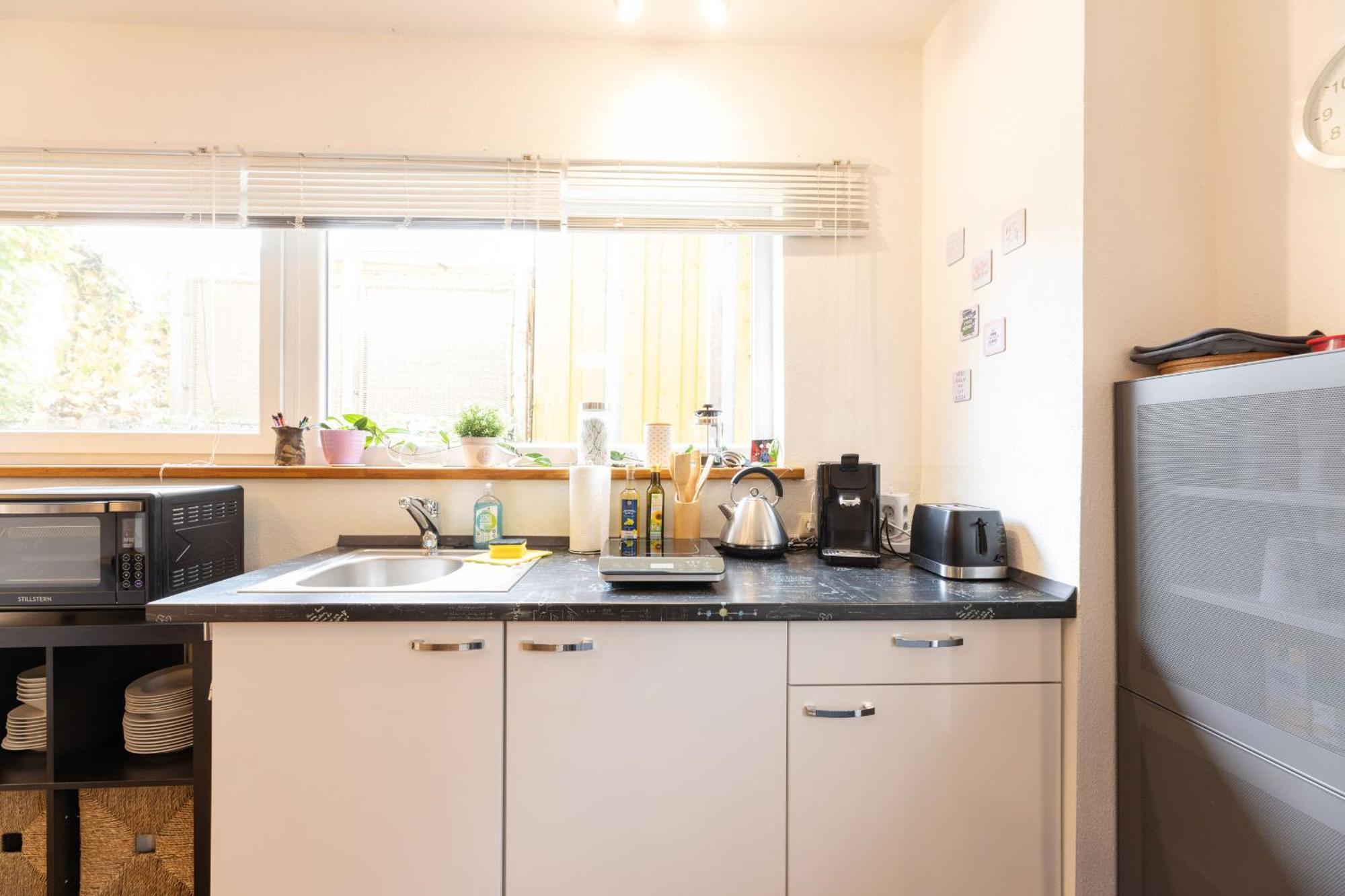 Ideal Fuer Kurze Aufenthalte - Gemuetliches 1-Zimmer-Apartment Adelsdorf Esterno foto