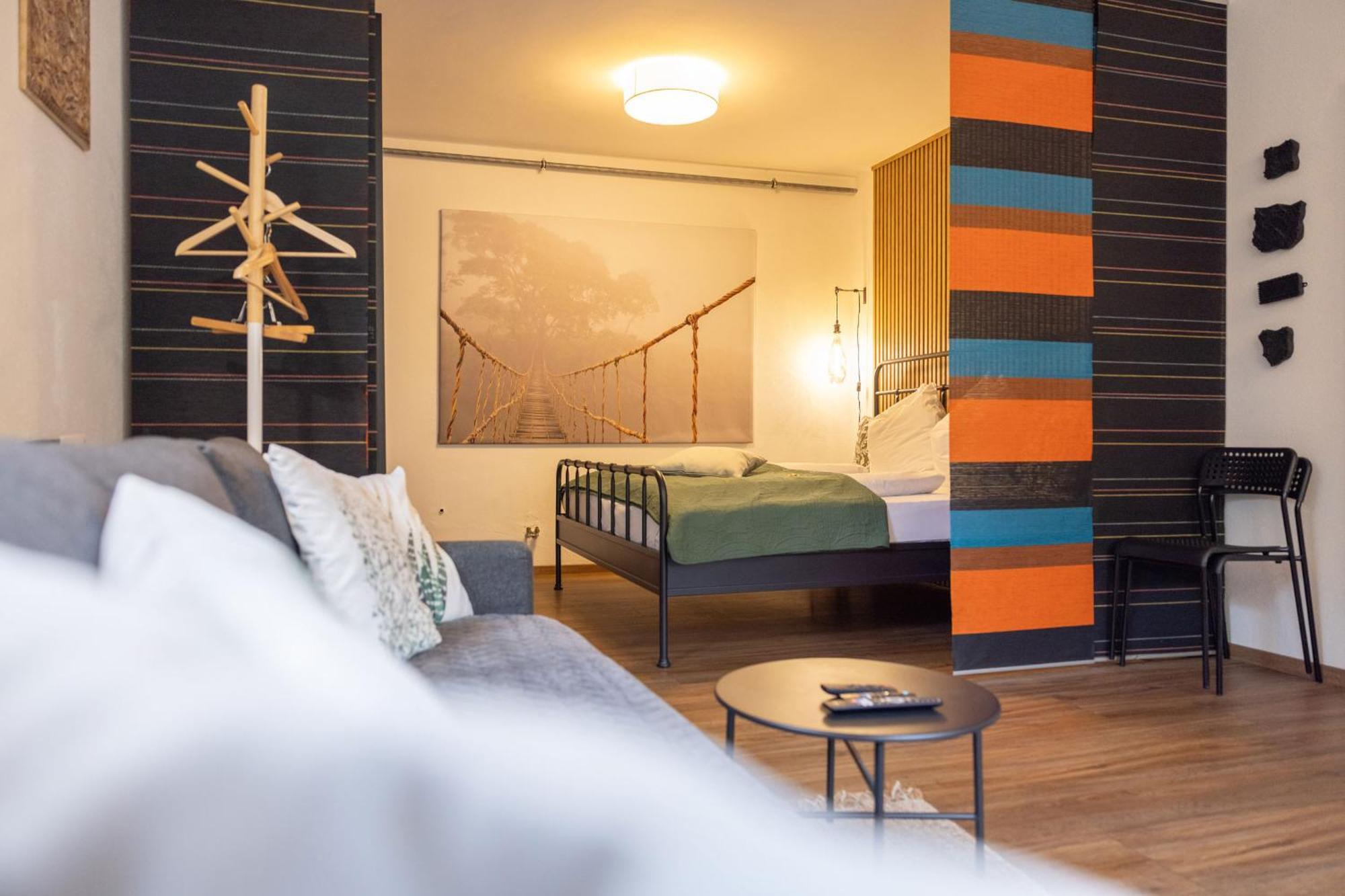 Ideal Fuer Kurze Aufenthalte - Gemuetliches 1-Zimmer-Apartment Adelsdorf Esterno foto