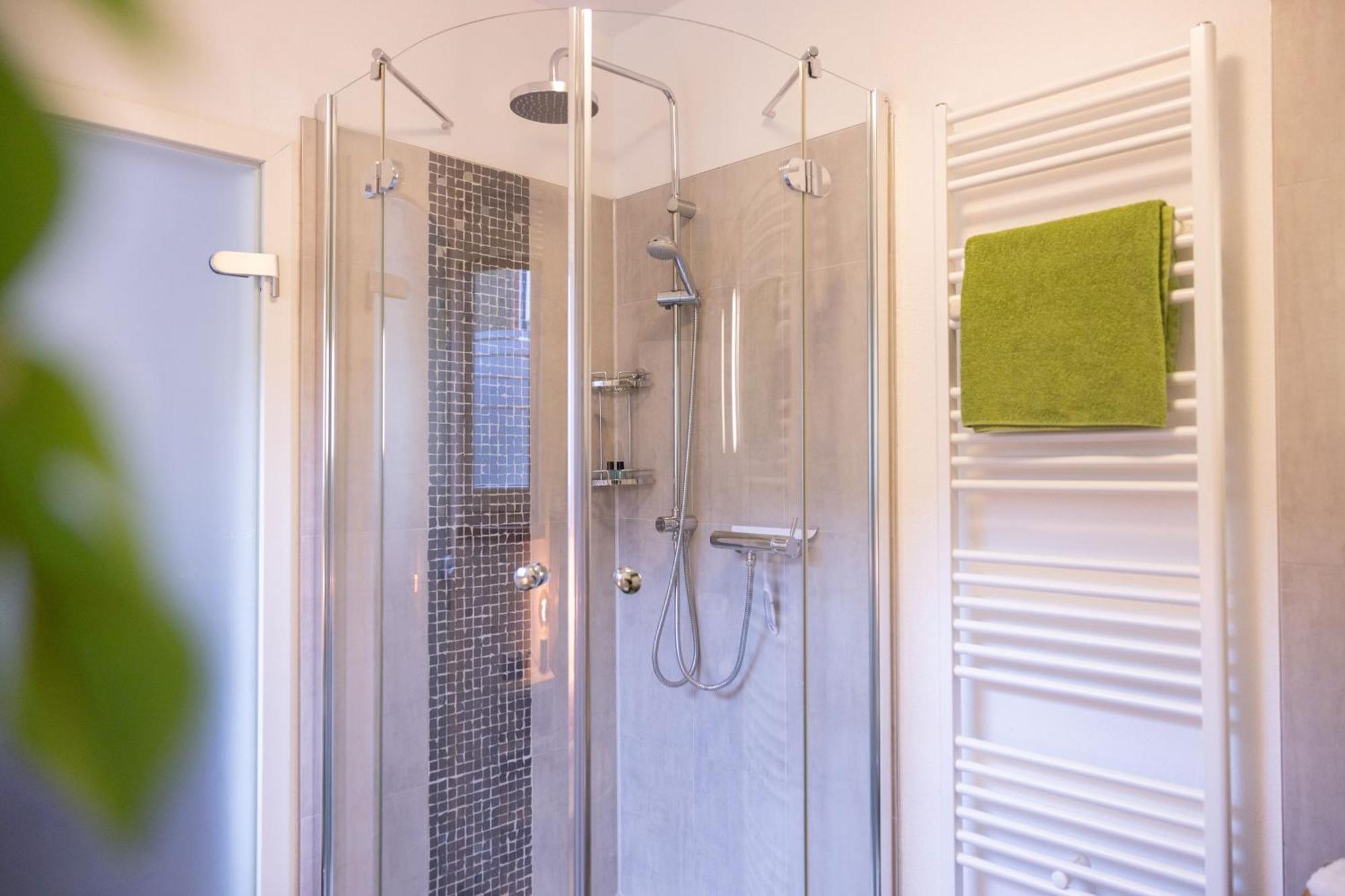 Ideal Fuer Kurze Aufenthalte - Gemuetliches 1-Zimmer-Apartment Adelsdorf Esterno foto